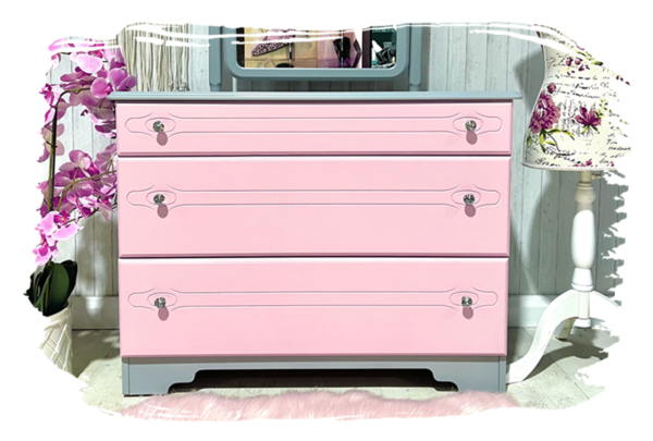Paint for furniture in Ireland and UK – Newcolours Upcycling Paint with excellent coverage and smooth finish.