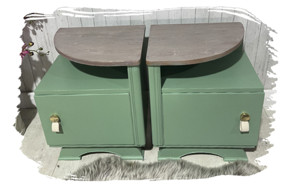 Discover Newcolours high-coverage acrylic furniture paint, designed for easy application on wood and furniture in Ireland & UK. No need for sealing – durable and long-lasting results. Perfect for upcycling and DIY projects! Newcolours premium acrylic furniture paint – easy to use, high coverage, and durable. Ideal for wood & furniture in Ireland & UK.