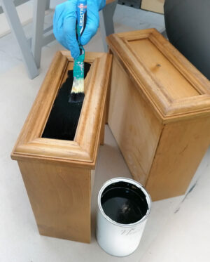 Paint with True Black Paint for furniture – Newcolours Stout Black in Ireland, UK, USA – Pro Tips